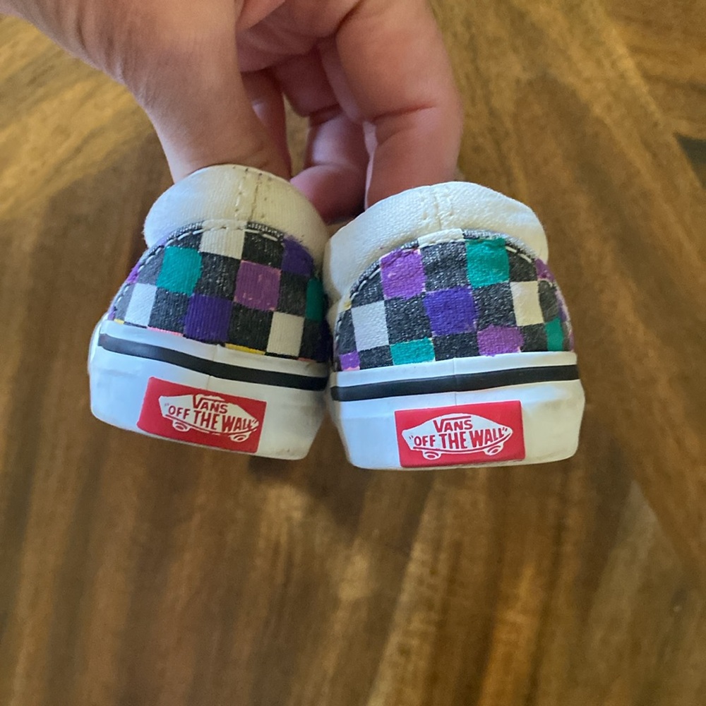 Vans - Picture 3 of 5
